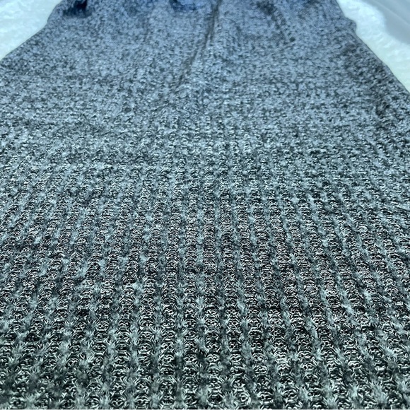 Decree Heather Gray Mock Turtleneck Cold Shoulder Knit Sweater - Picture 10 of 14